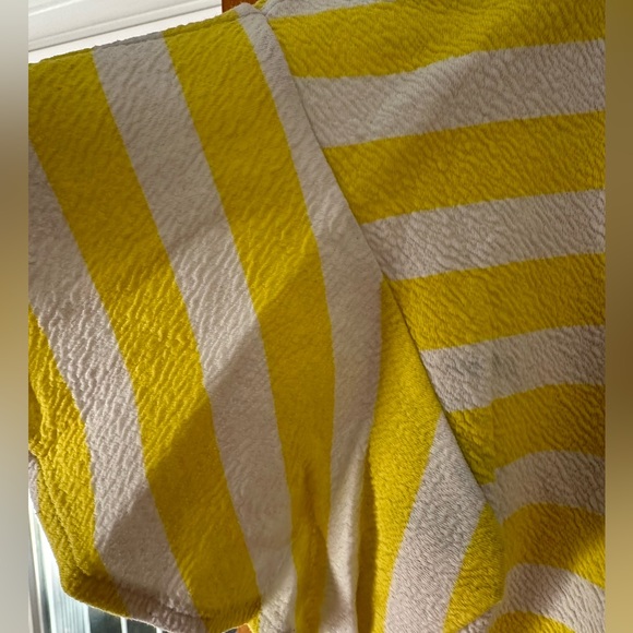 Anthropologie, yellow and white striped flutter sleeve top size large - Picture 5 of 7